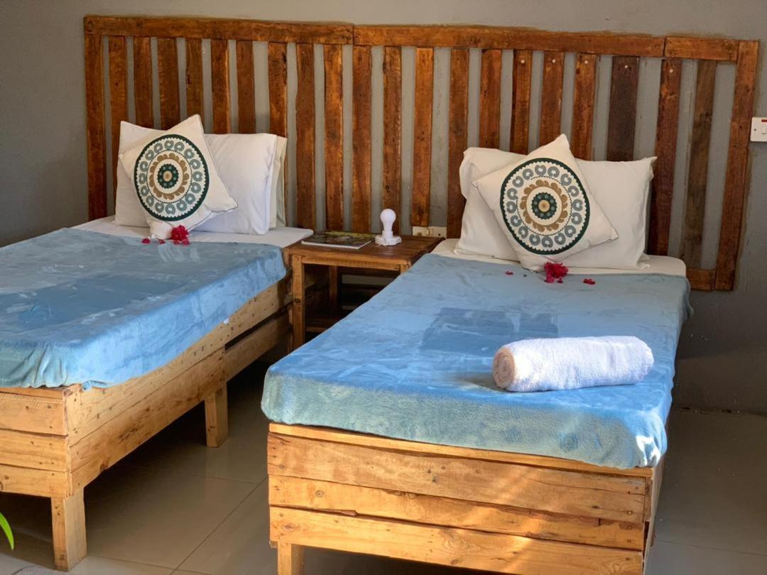 Jungle Breeze Home Stay Kasane Esterno foto