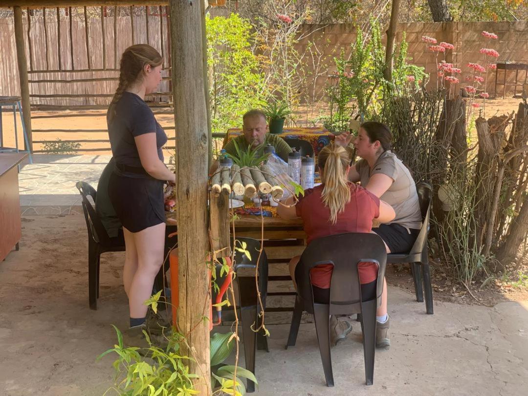 Jungle Breeze Home Stay Kasane Esterno foto