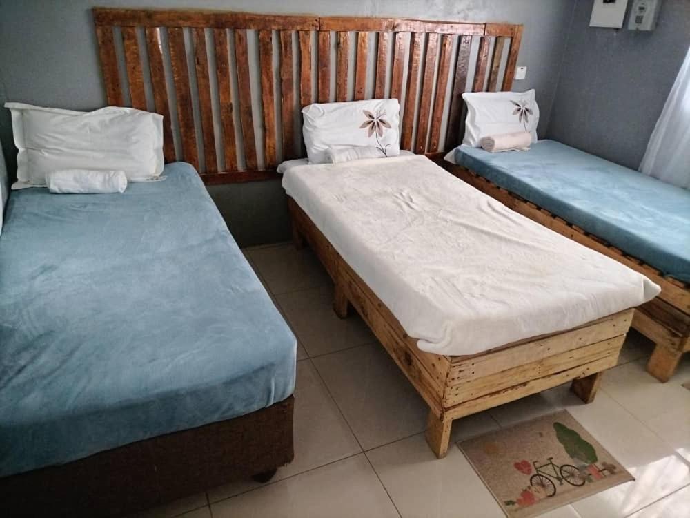 Jungle Breeze Home Stay Kasane Esterno foto