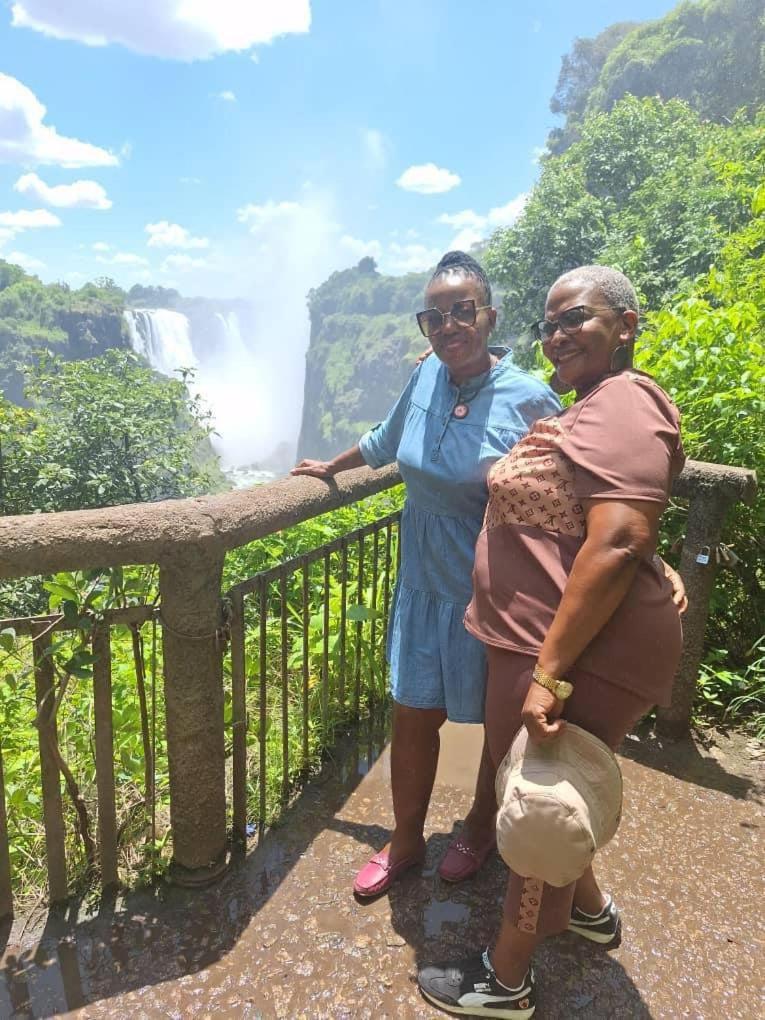 Jungle Breeze Home Stay Kasane Esterno foto