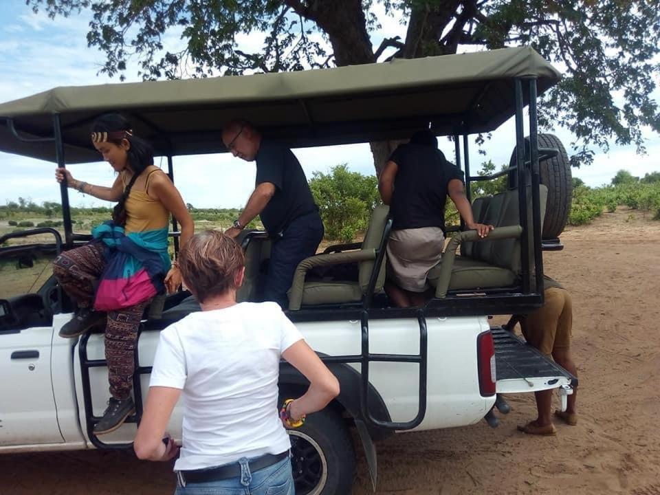 Jungle Breeze Home Stay Kasane Esterno foto
