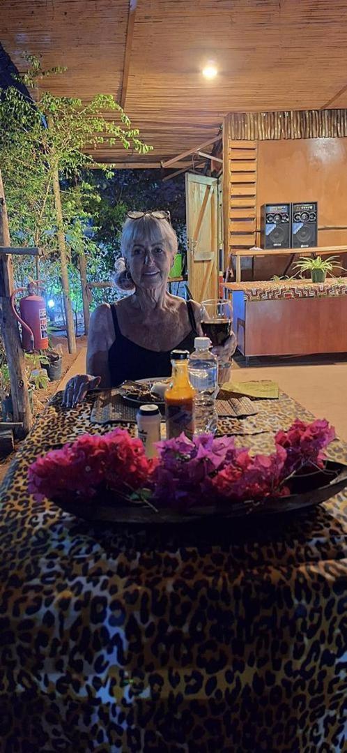 Jungle Breeze Home Stay Kasane Esterno foto