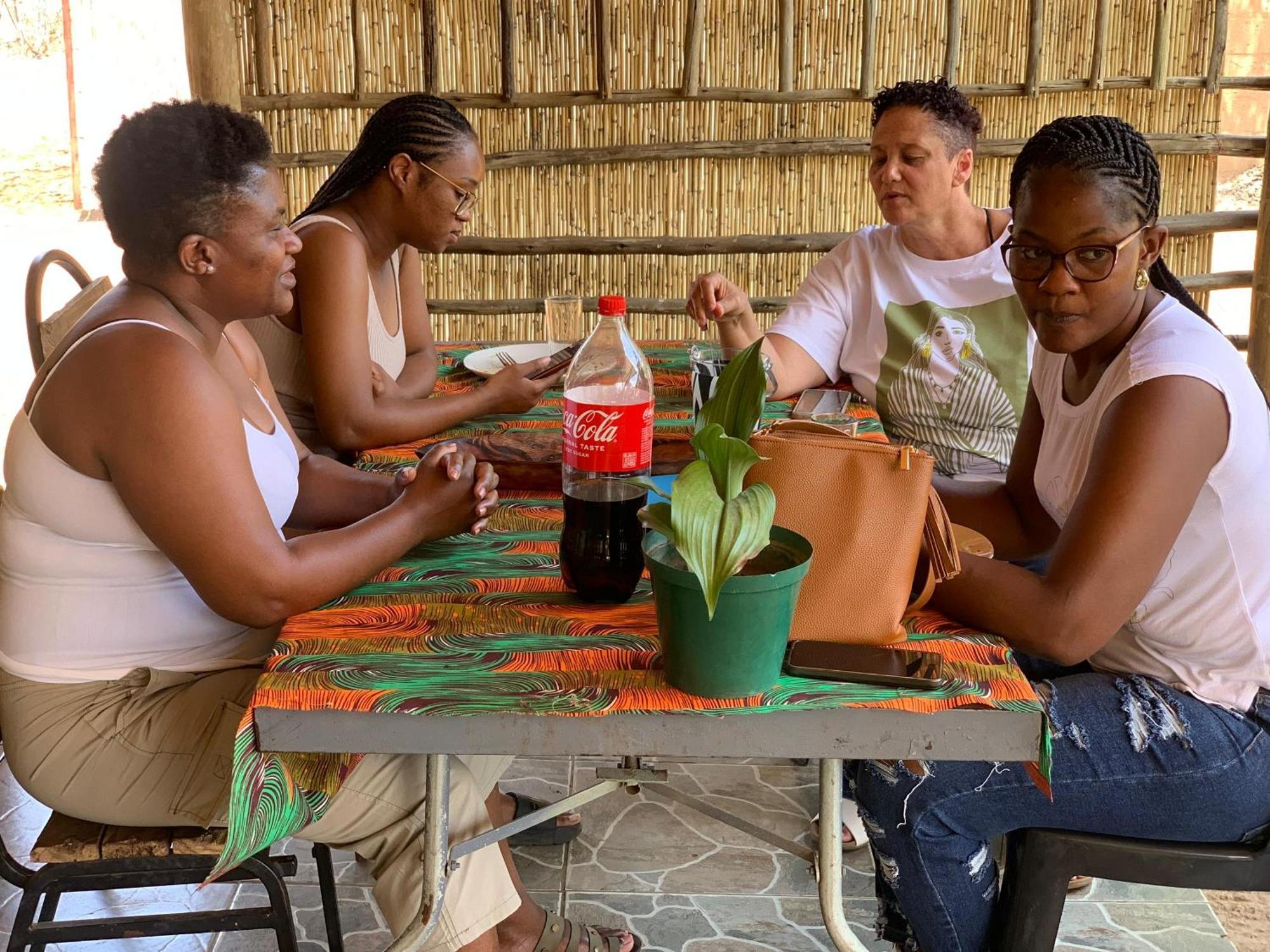 Jungle Breeze Home Stay Kasane Esterno foto