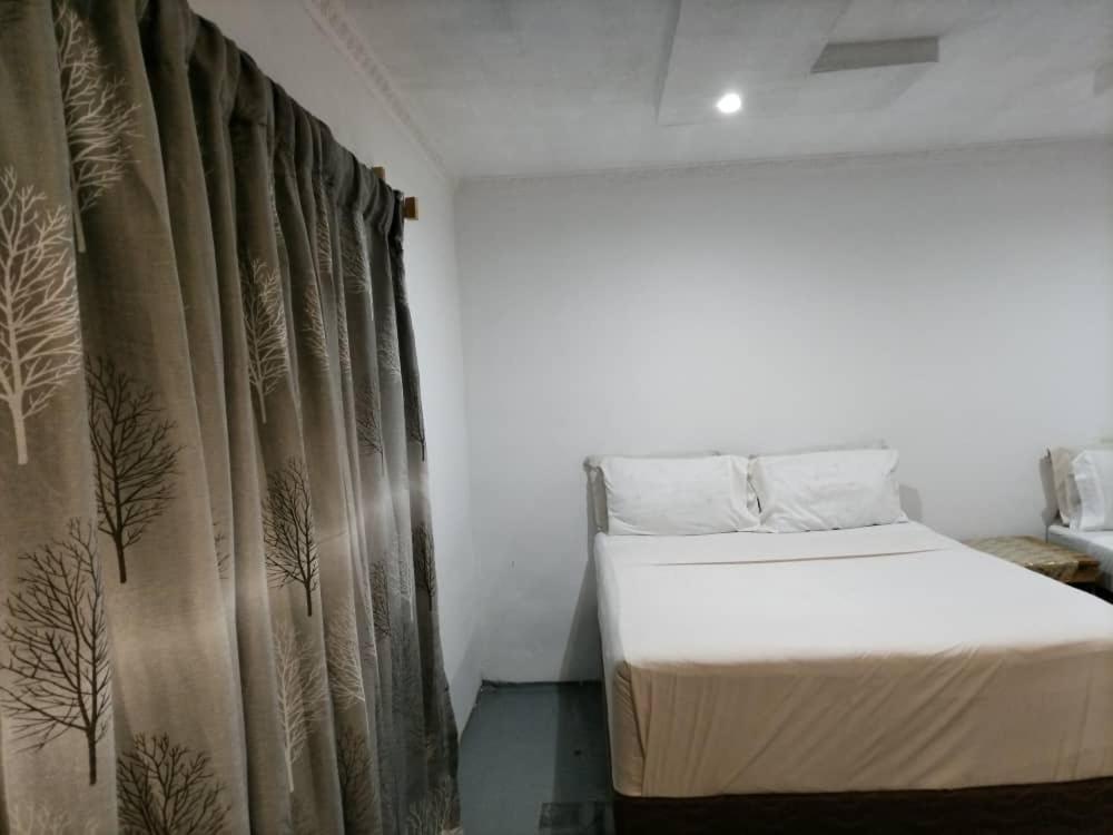 Jungle Breeze Home Stay Kasane Esterno foto